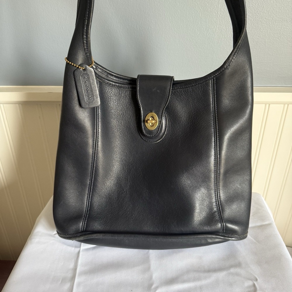 Vintage Coach 1998 Turnlock Ergo Black  Leather Shoulder Bag Purse Handbag 9036